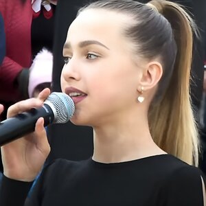 Аня Драгу