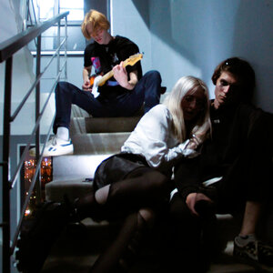 Қызбен және корвуспен әдемі секс қараңыз