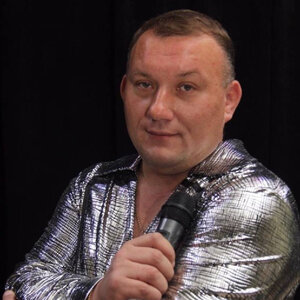 Альберт Комаров