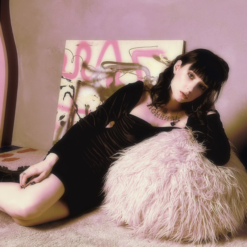 Драмы больше нет текст текст. Ангел веры баста. Картинка и сказал мне ангел чуть чуть продержись. И скажи мне ангел чуть чуть продержись фото. Текст песни под утро.