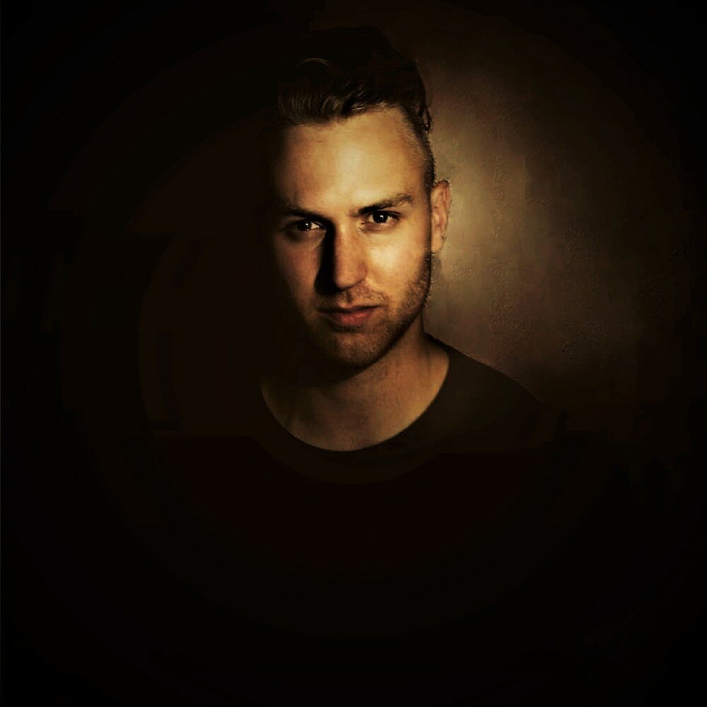 Мартин хукс. Nick my loved. С любовью саймон арт. Nik valentine красивые скриншоты. Martin sharp.