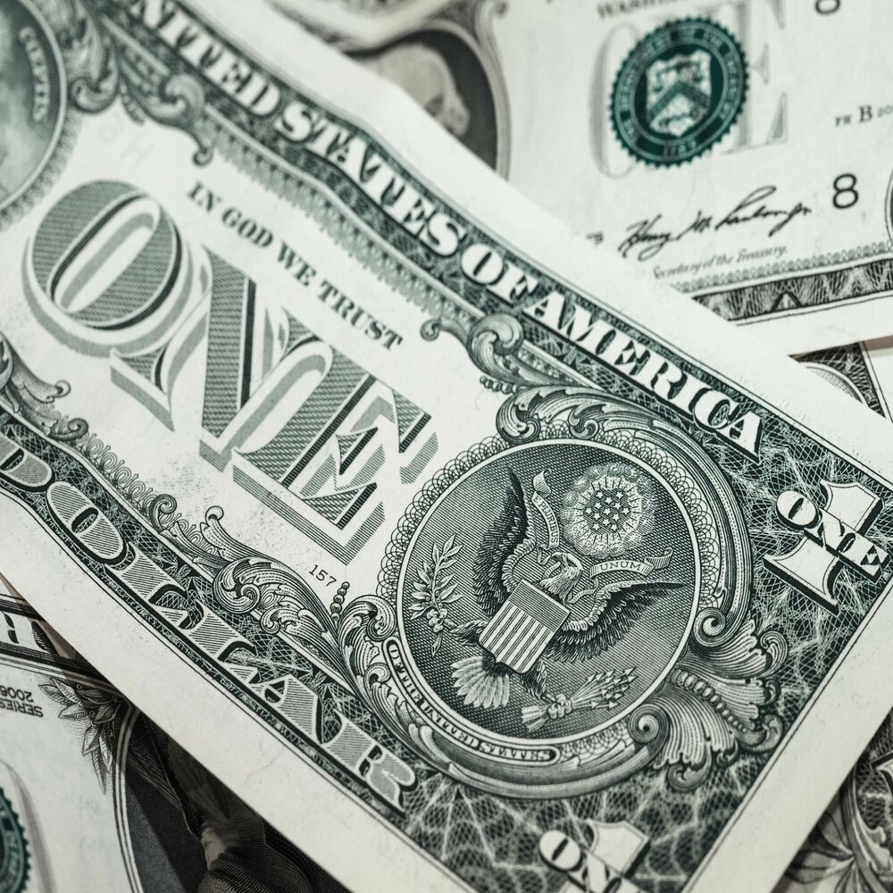 Доллар 27 февраля 2024. Голубые доллары от зеленых. Доллар объявлен лучшей валютой для сбережений весной 2023 года. Dark money. Much money.