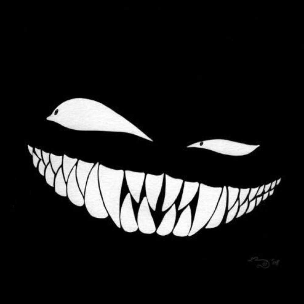 Рот черного цвета. Злая улыбка. Улыбка на черном фоне. Зловещая улыбка.