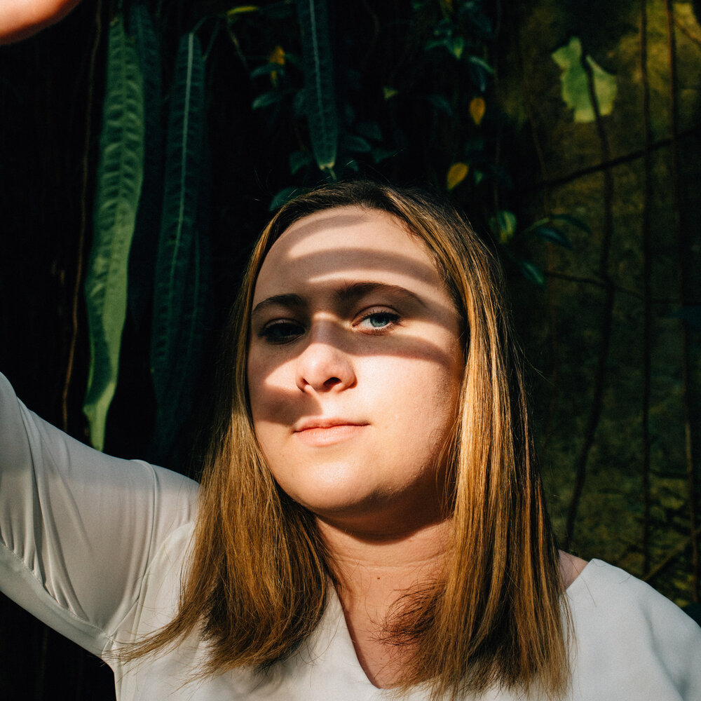 Hazel grace биография. хлои эйвери. She is lily. рапунцель в современном стиле селфи. видео с лилей коромелькой.