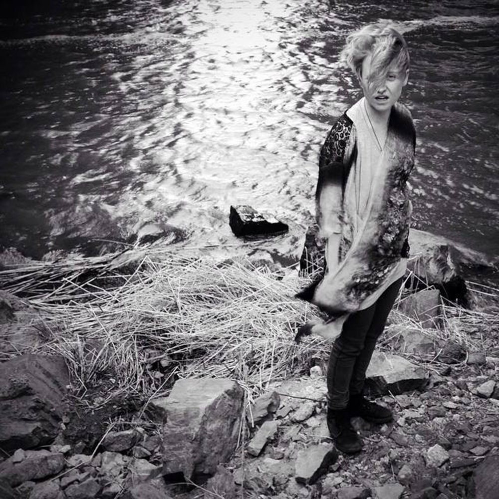 They have escaped (2014). фильмы о золотой миле. человек в лесу. они сбежали (2014).