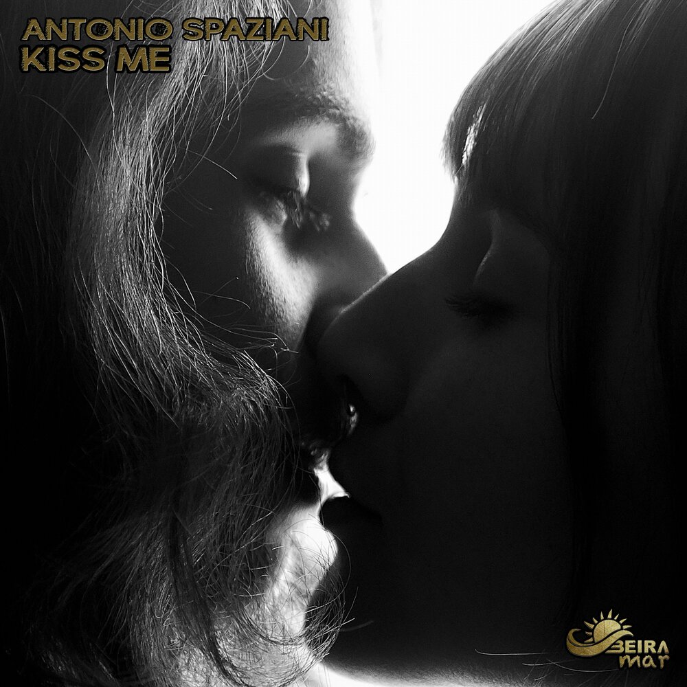Kissing песня слушать. Альбом с поцелуями. Слушать поцелуй. Песня поцелуй. Kiss me.