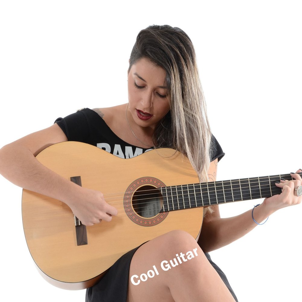 Девочка играет на гитаре. Игра на гитаре. Фотография гитары. Человек с гитарой