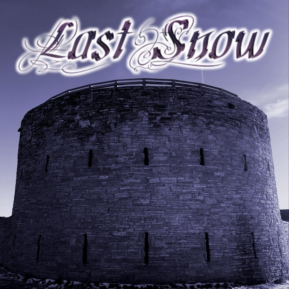 Last snow. Last is snow. Заснеженный домик в лунном свете. Сноу минус. Last is snow.