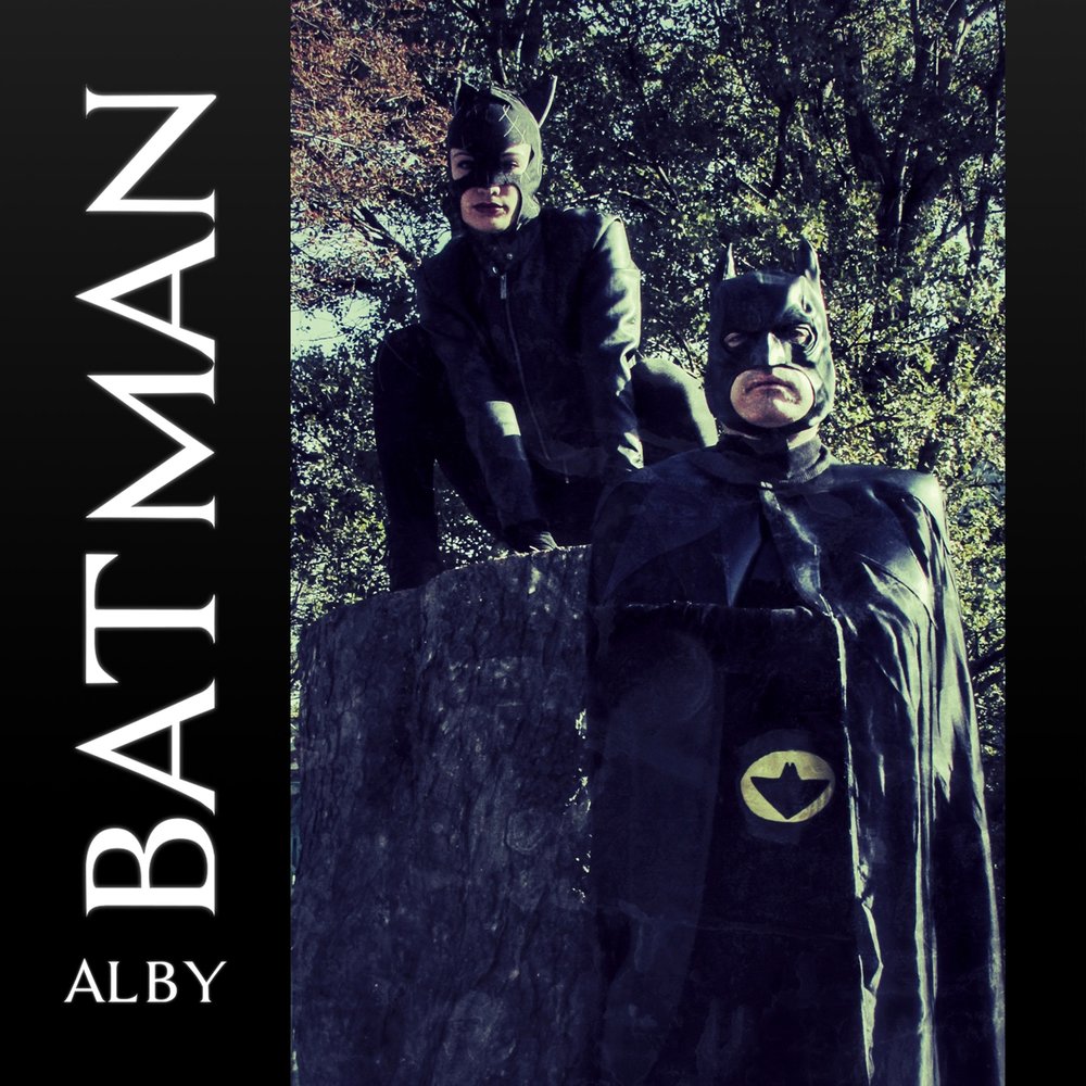 Batman песня. Песня Бэтмен. Бэтмен слушает музыку. Песня Бэтмен слушать. Алби песня.
