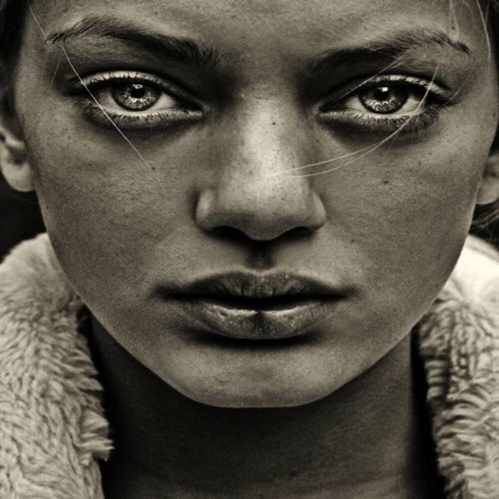 Sur face. Sur face. Sur face. Черно белый портрет. Sur face.