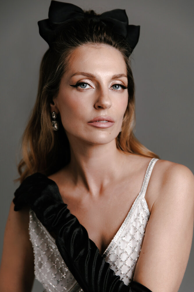 Надежда Дорофеева, мүлде жалаңаш