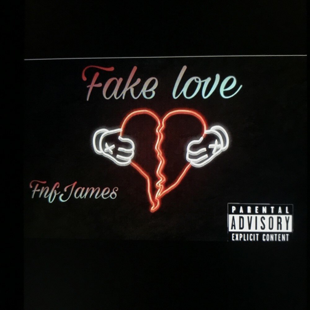 I love fake. Фейковая любовь. Песня fake Love. Fake Love album. Fake Love плейлист.
