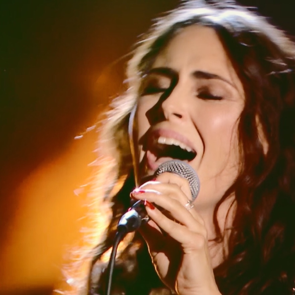 Песни den adel. Laleh шведская певица. Laleh Live tomorrow.