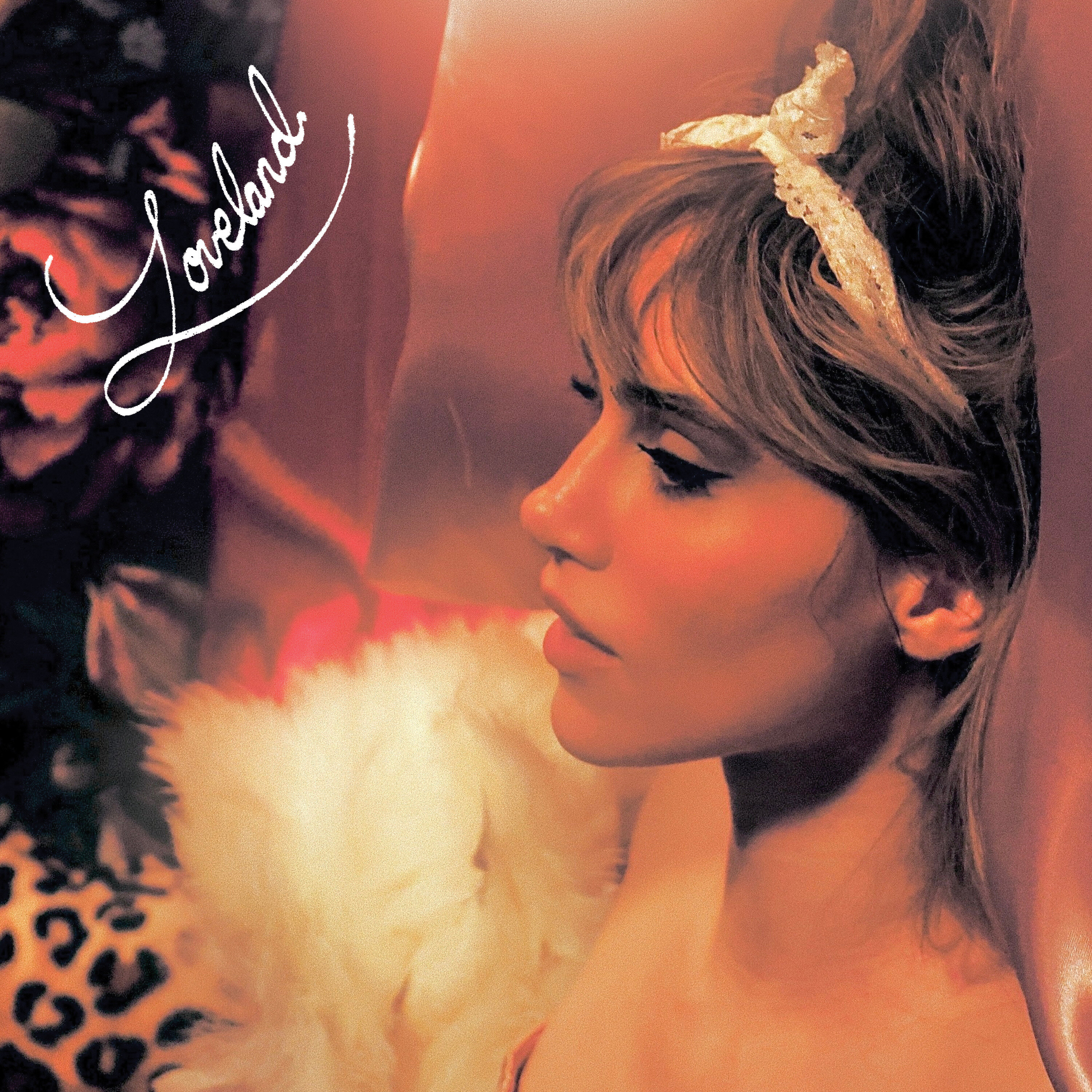 Suki Waterhouse
