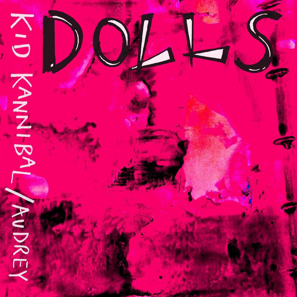 Белая гвардия кукла в кармане. Кукла сингл. Инсайд обложка. Dolls слушать. Кукла слушает музыку.