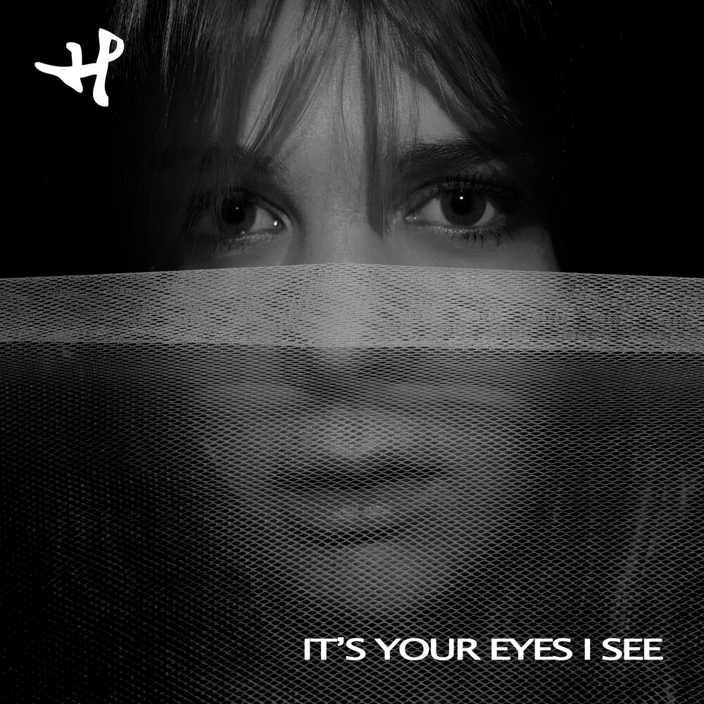 Музыка eyes on me