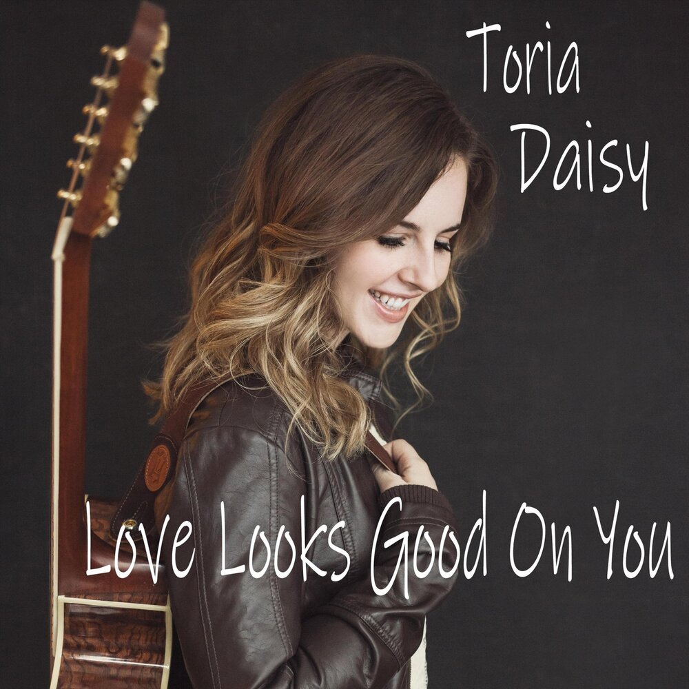 Песня looking for love. Дейзи музыка. Дейзи слушать. Daisy Love песня. Toria Love.