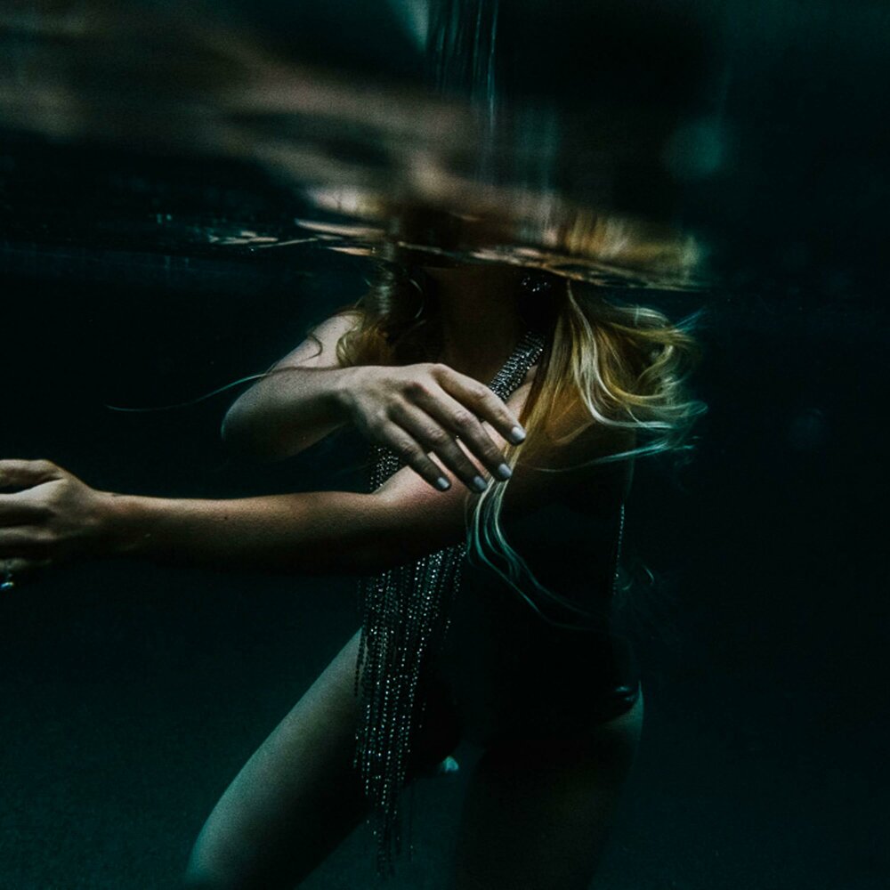 In the deep песня. Svet - the Deep end. Deep. Deep end girl. Credit: noriiyyysong: Deep end.