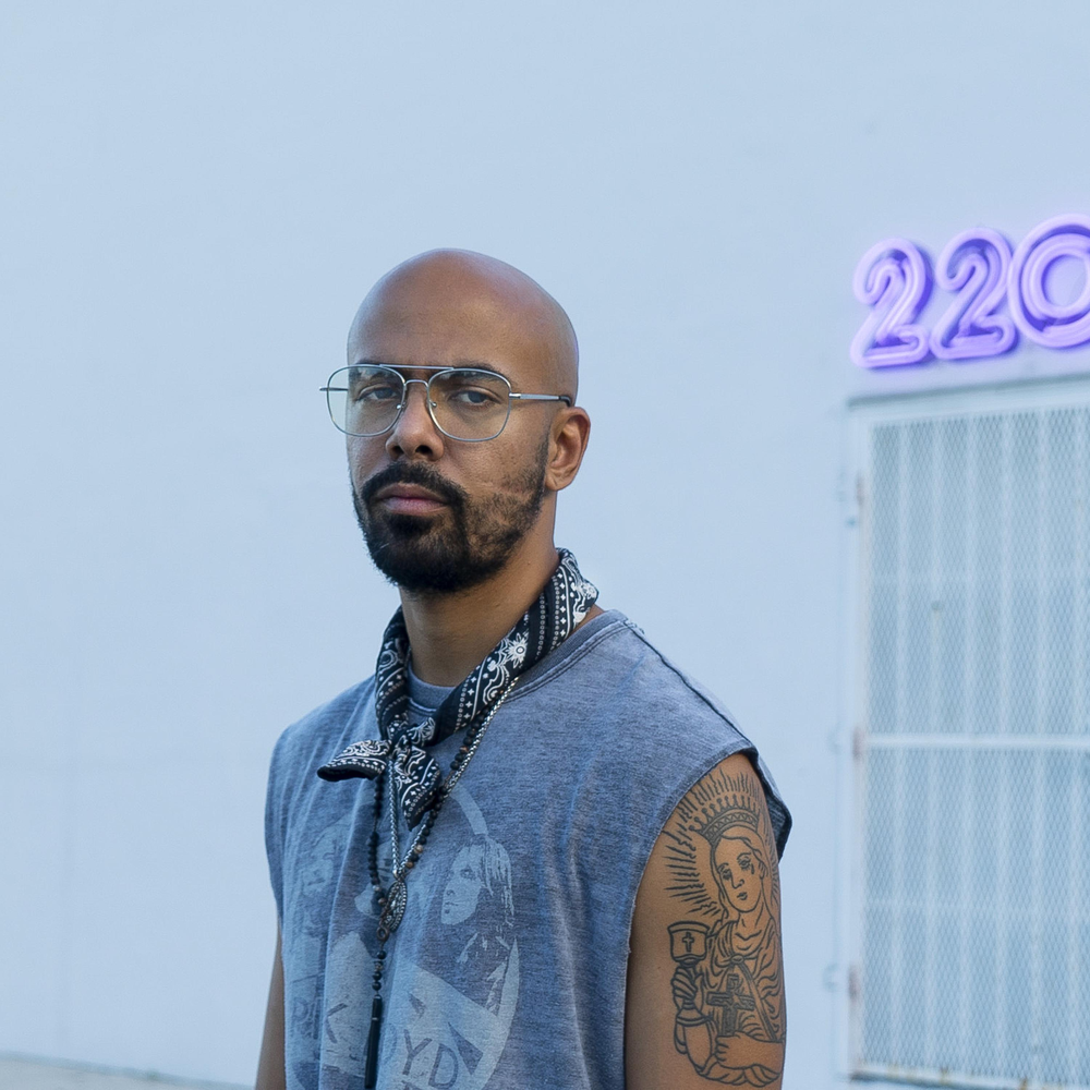 Weekend b. Weekend надпись. хороших выходных на английском языке. группа уикенд. масляные духи кисс ми.