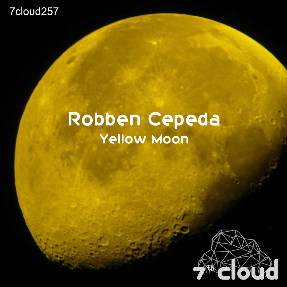 Желтая луна песня. Moon Yellow. Жёлтая Луна песня. Желтая Луна в облаках.