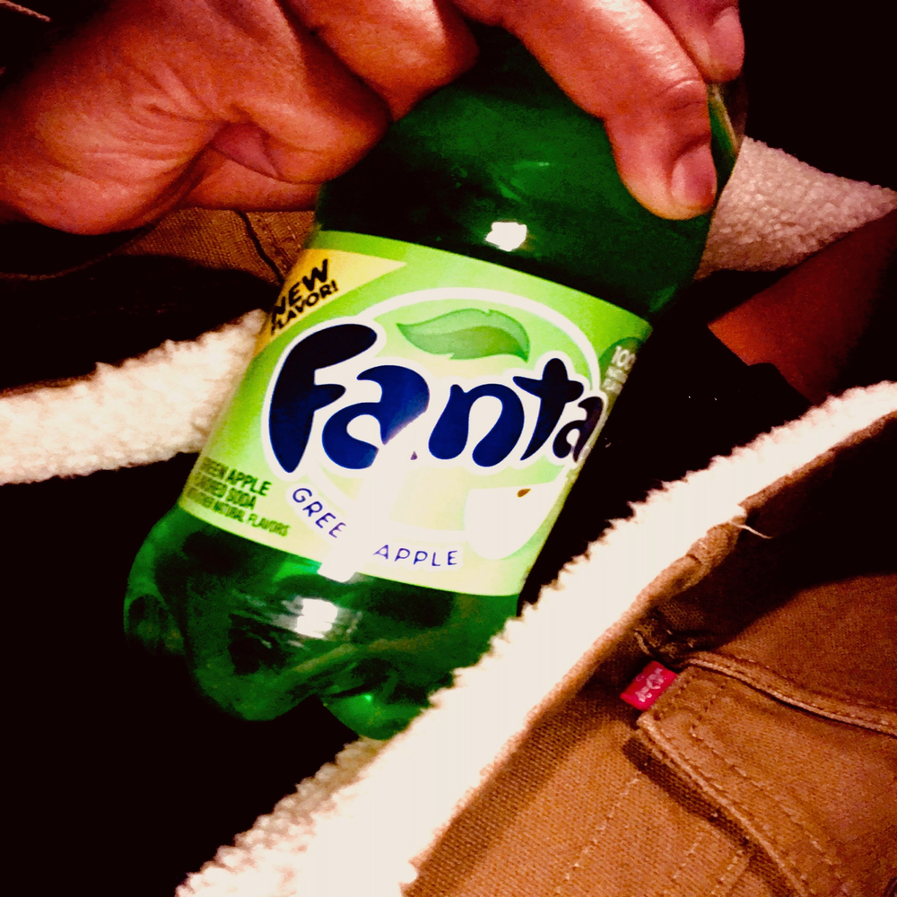 Текст фанта. Fanta Green Apple. Fanta яблоко. Fanta яблоко Азия. Fanta Apple.