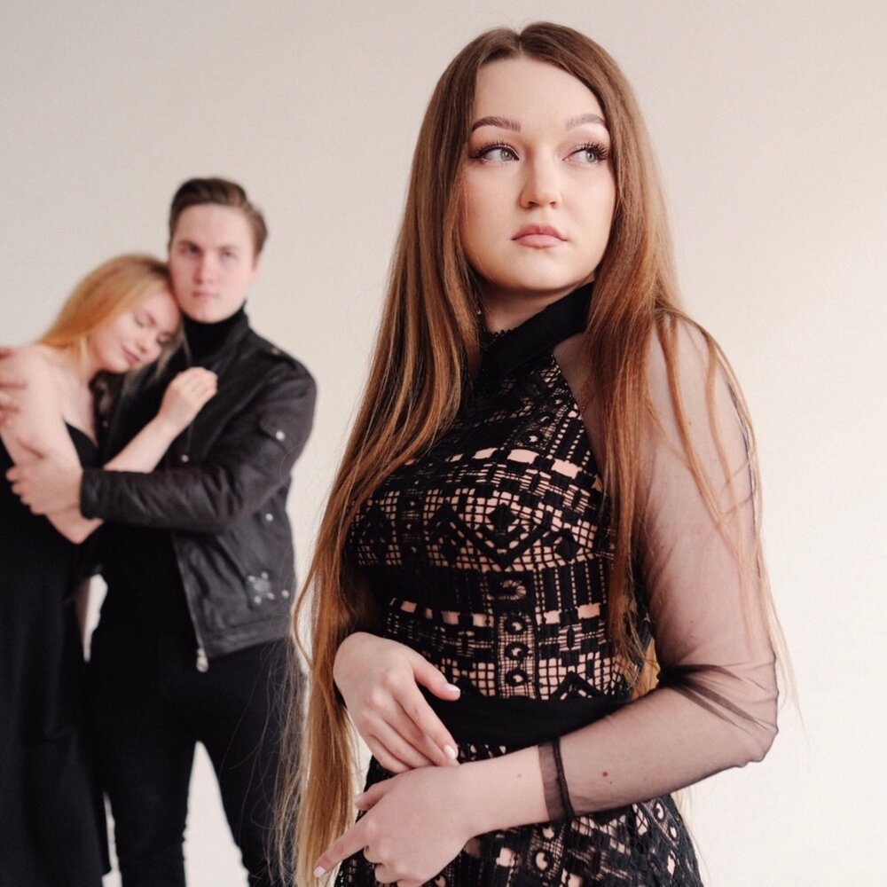 группа сюжет