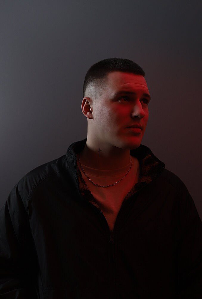 Что едят птицы. Слезы пацана слушать. Армон болдинг. Слёзы на щеках. Alsina слезы пацана.