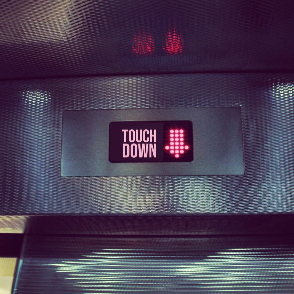 Touch down to cause. Apashe, panther - battle royal. Dance moves. Touch down. Touch down get down.