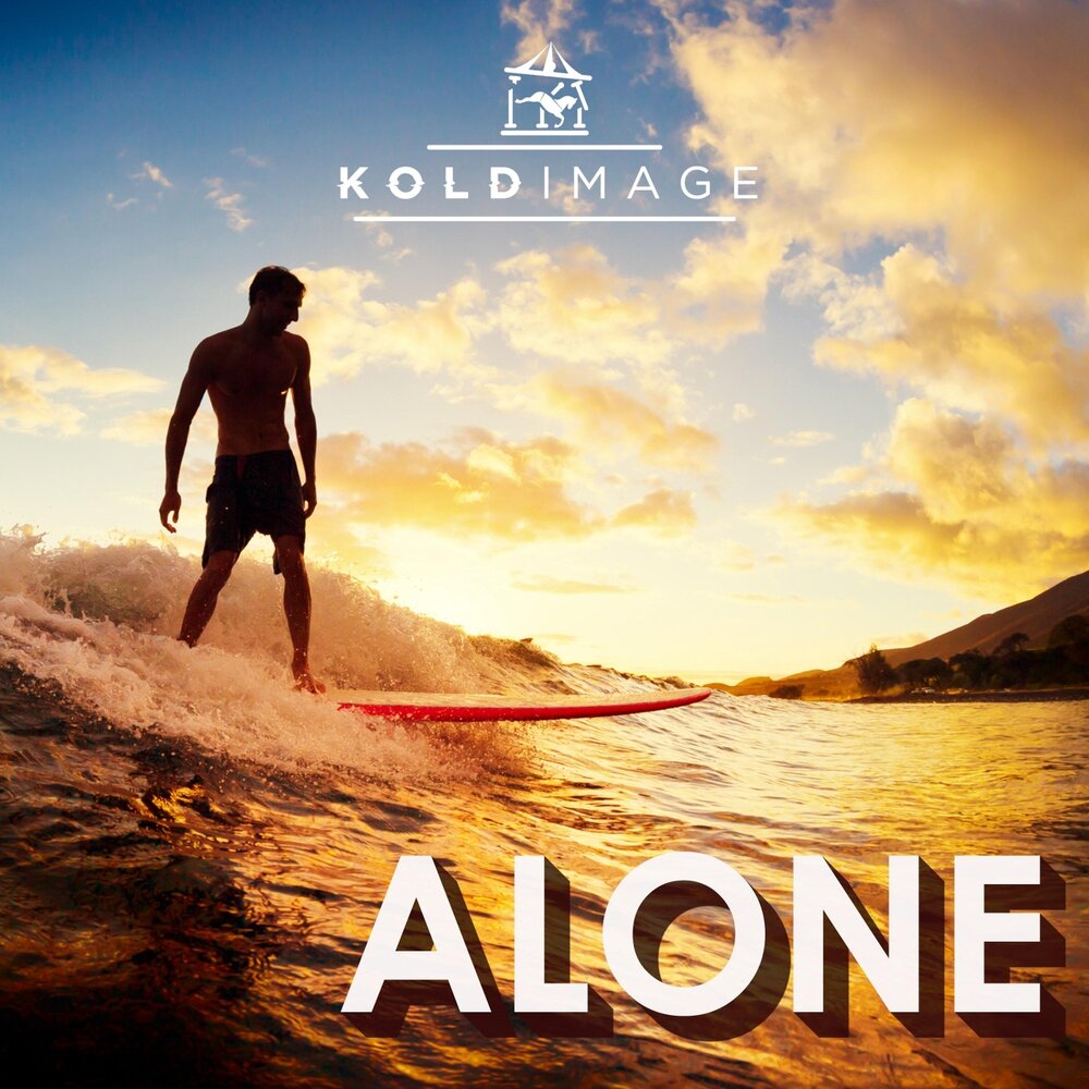 In the end. Alone the end. Одинокий парень под дождем. Alone the end. Это одиночество.