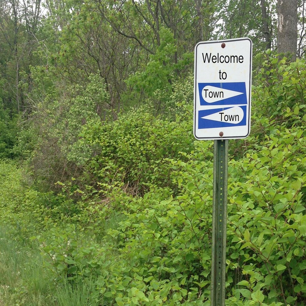 город из мультфильма. улица мультяшная. слиппи таун. игры похожие на my town. Sims 4 mall.