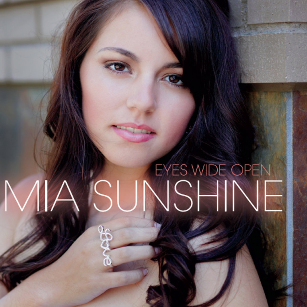 Sunshine eyes. "Mia_Sunshine". Shine_Mia. Mia Alone. Shining Mia.