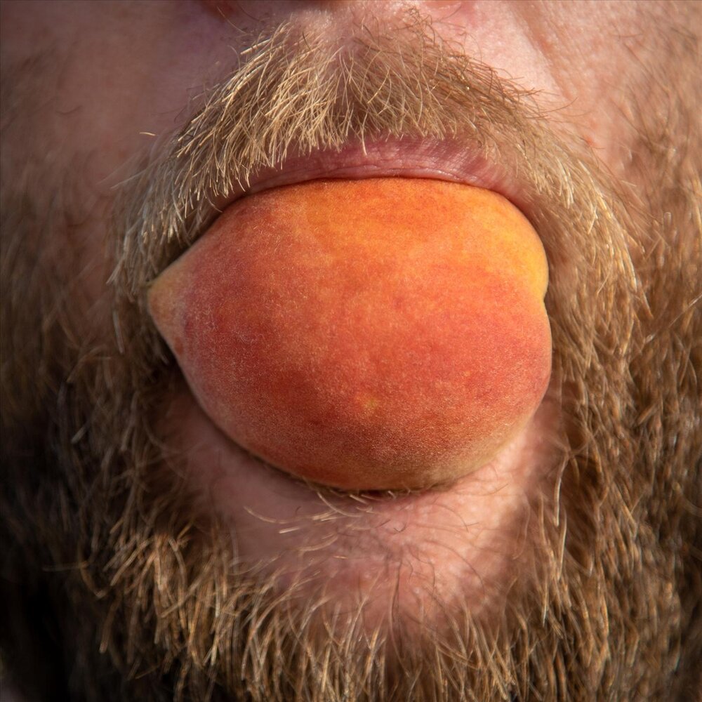 Золотые усы. Желтые усы. Усы с бородой. Желтые усы. Желтые усы хлоротика.