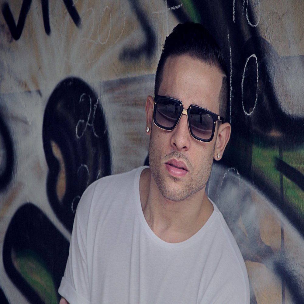 Medium mark b. Mark b. Mark b. Get it shawty lloyd feat. Mark b.