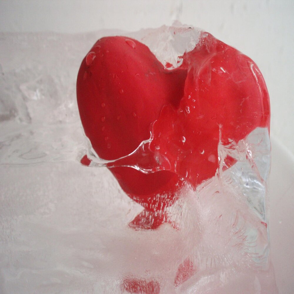 Тающее сердце. Сердце во льду. Затвердело сердце. Затвердело сердце. Замерзшее сердце.
