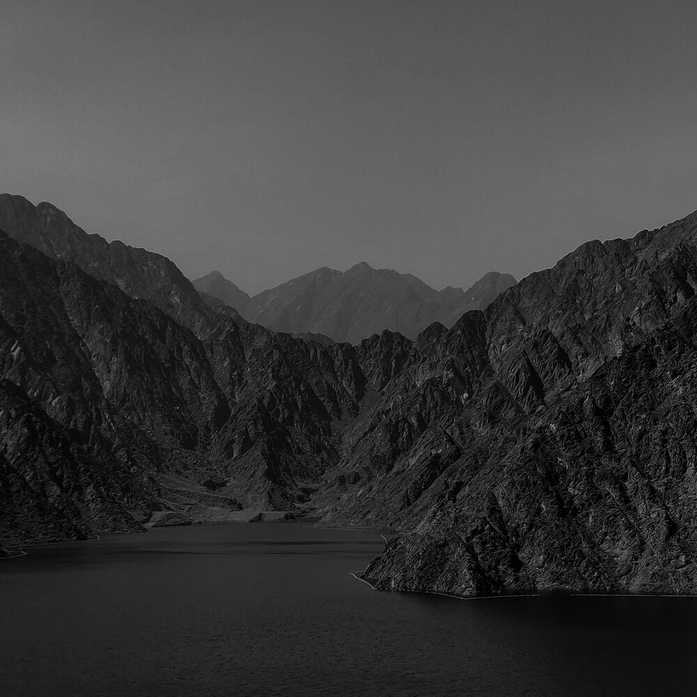 Черная гора песня. Хасан Журтов. Озеро Гельмер Швейцария. Хасан Журтов фотограф. Туман в ущелье.