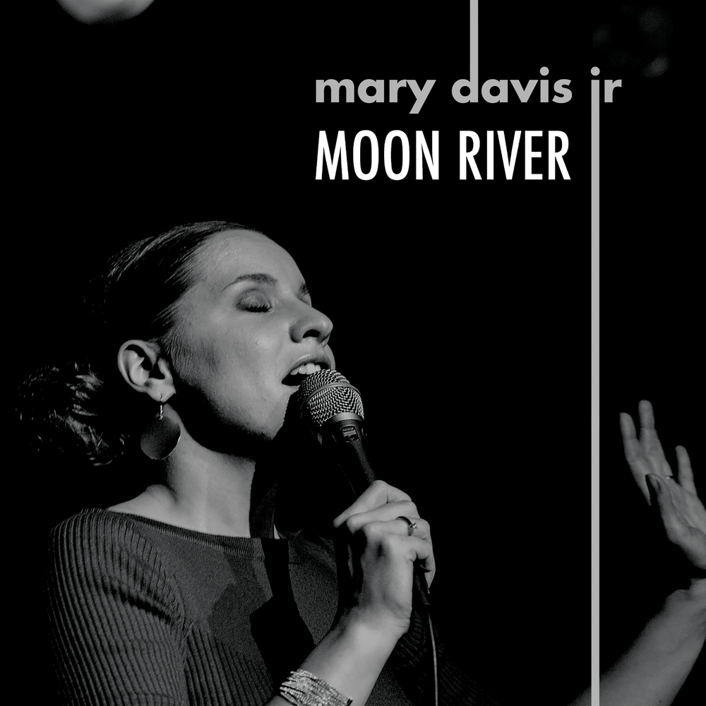 Мун музыка. Mary Davis. Песня Moon River. Moon River слушать. Девис Мун Юба.