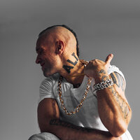 Жыныстық жолмен джинсы түймелерін ашады