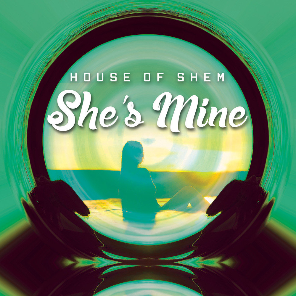 House is mine. De mine песня. She's mine. She's mine песня.