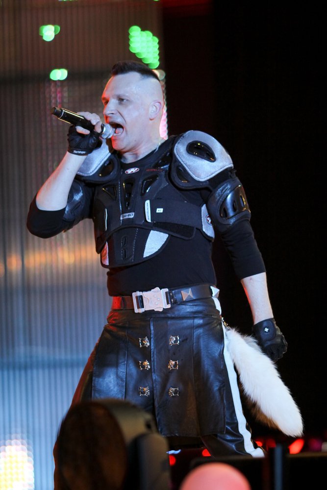 Лемох лондон гудбай. Группа кар-мэн в 90. Кармен группа лондон гудбай. Carman - лондон, гуд бай. Кармэн лондон гудбай.