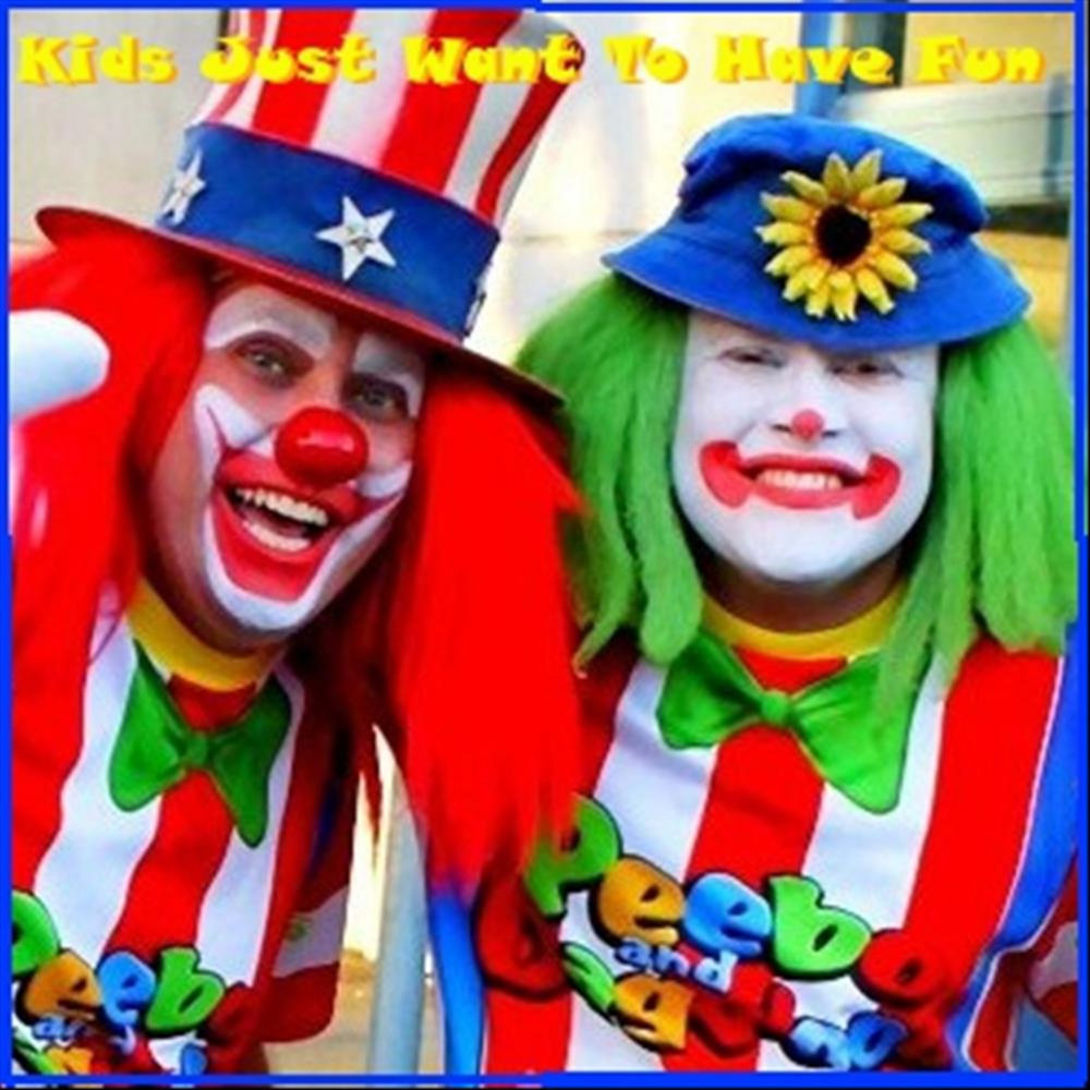 Clown town. Клоуны Близнецы. The Garden Twins группа клоуны. The Garden Twins в виде клоунов. Близкие друзья клоун.