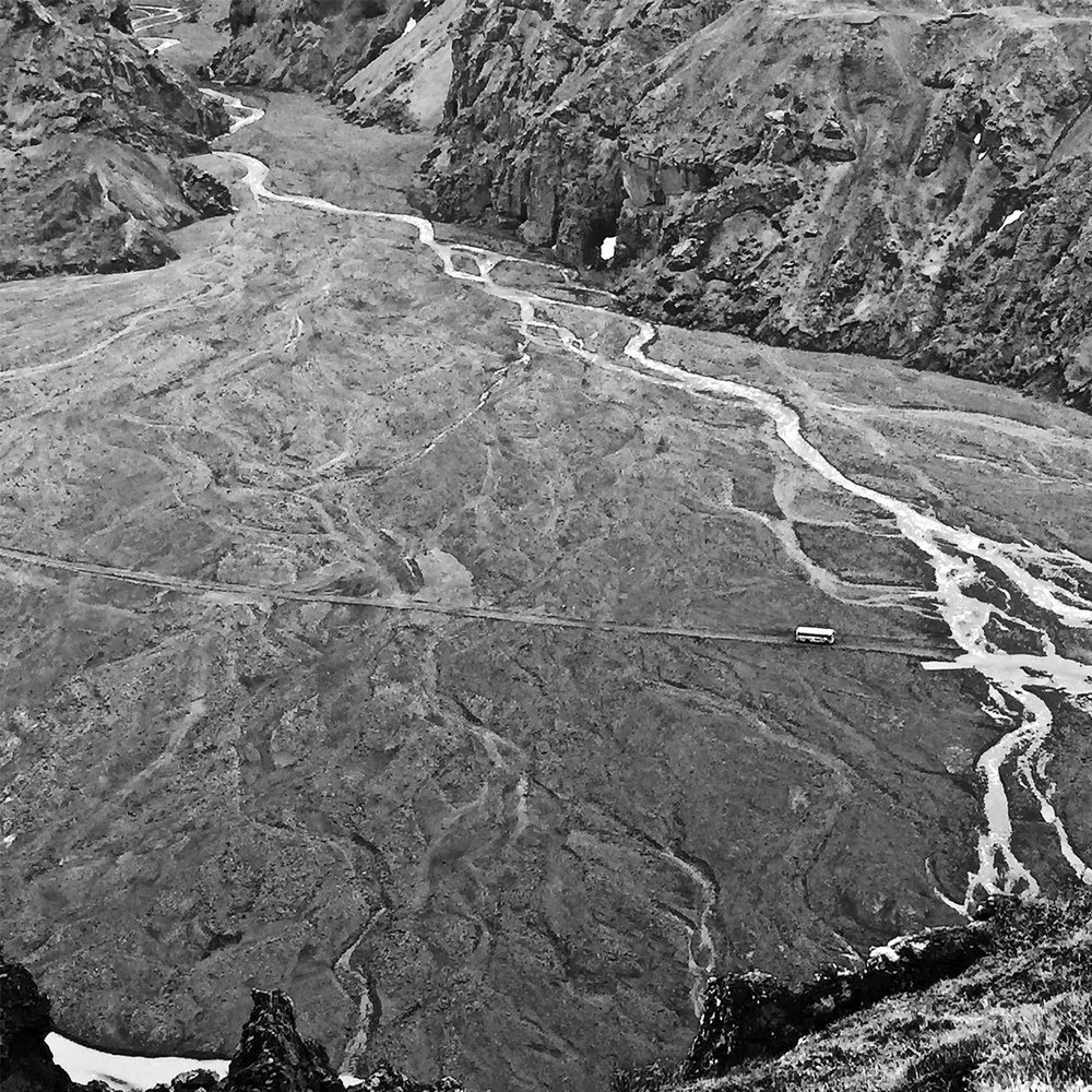 Broken mountain. Гора Брокен. Землетрясение в горах. Гора Брокен в Германии. Earthquake альбомы.