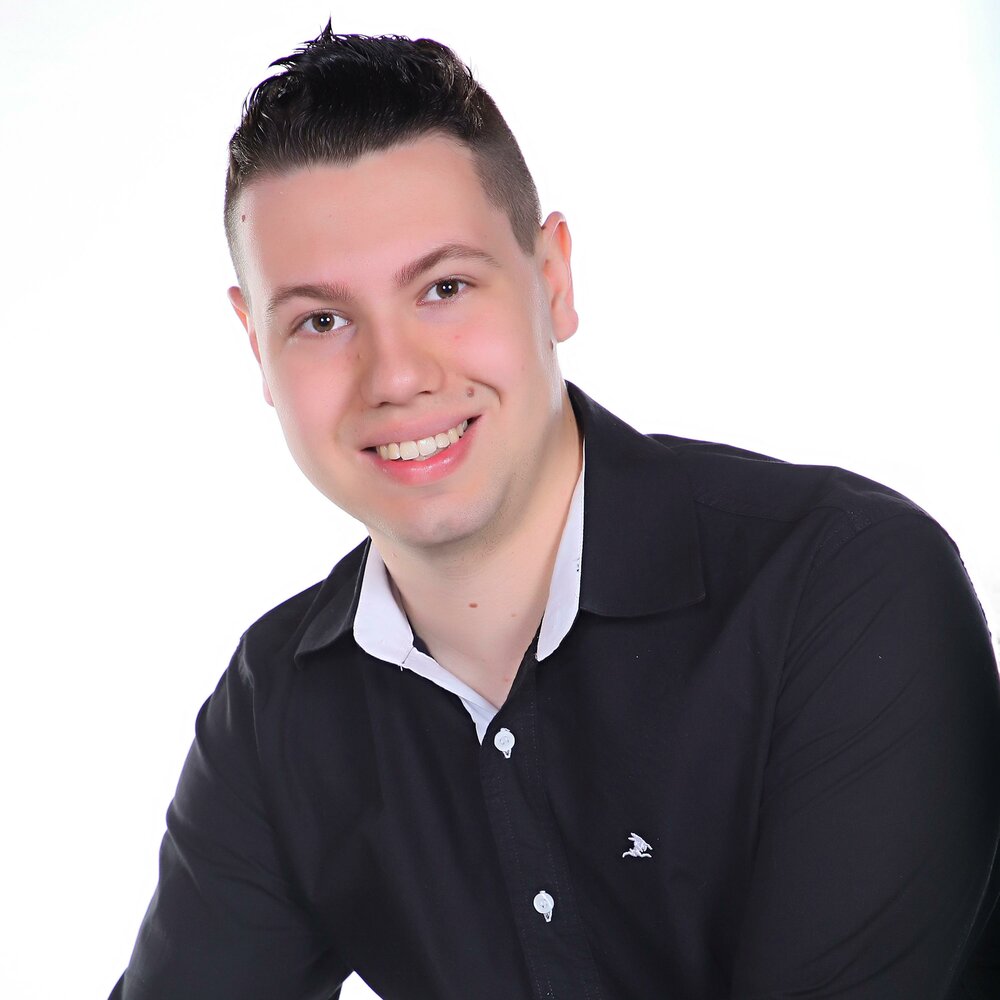 Леонардо слушать. Леонардо певец латинская америка. Леонардо слушать. Леонардо слушать. Песни леонардо.