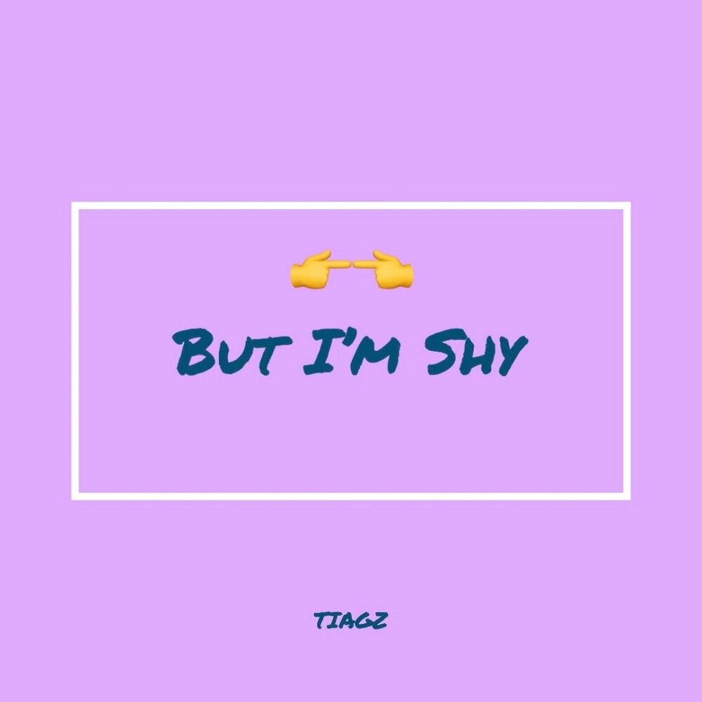 I m shy перевод. I'M shy. Песня im shy. I'M shy на черном. I'M shy i'm so shy песня.