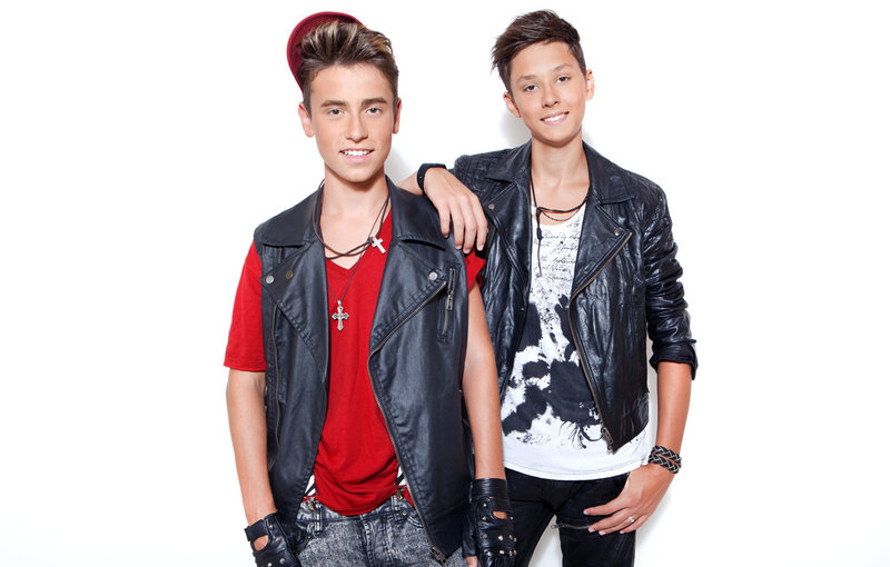 Клинок рассекающий демонов даки и гютаро. Гютаро и узуй. Незуко против даки. Даки фф. Клинок рассекающий демонов демон гютаро.