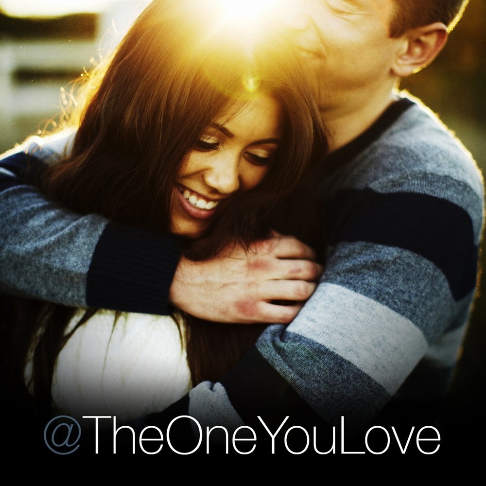 Почему девушка обнимает парня. Парень и девушка любовь. Мужчина обнимает девушку. В объятиях любви. Парень и девушка обнимаются.