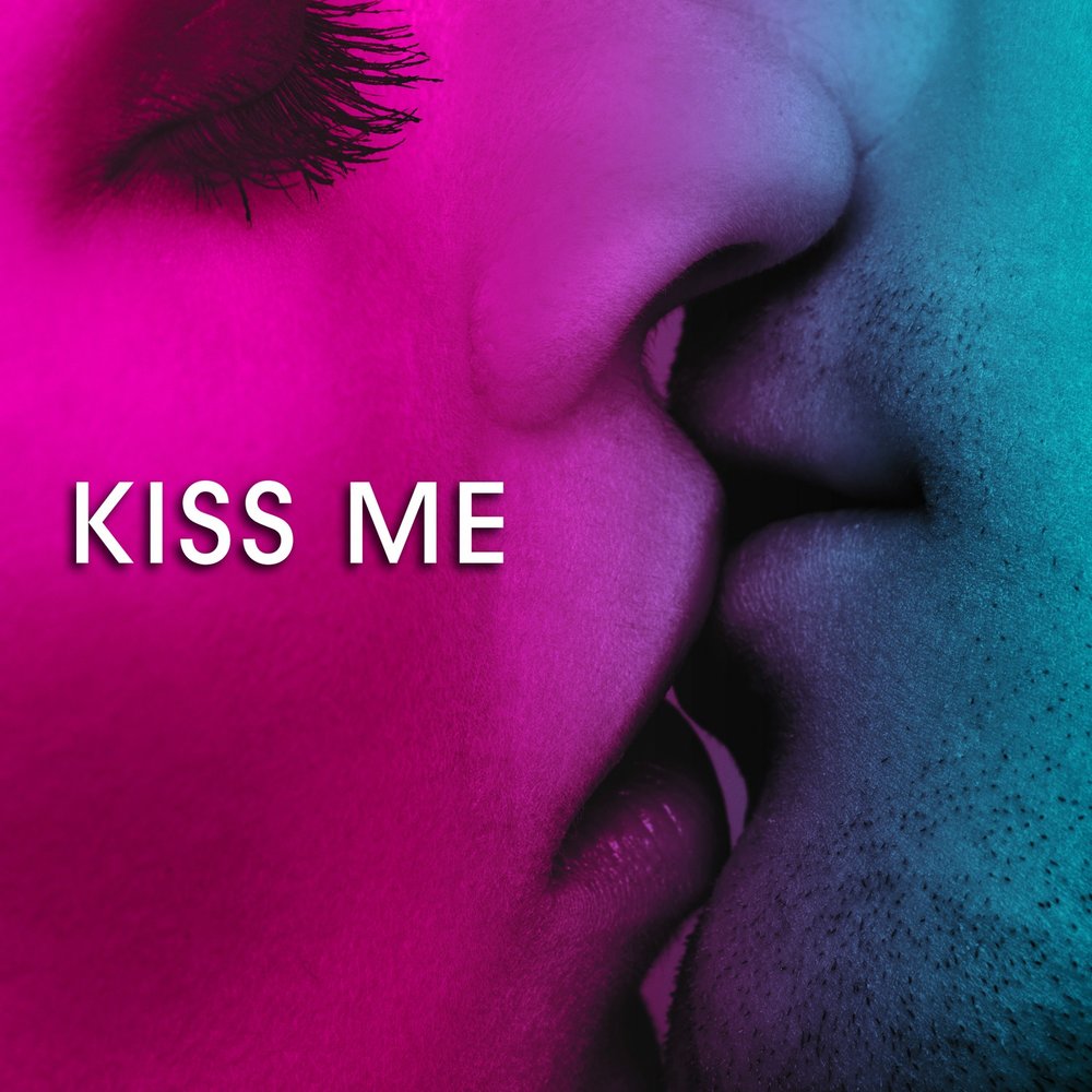 Kissing песня слушать. Kiss me. Поцелуй картинка губы. Надпись Kiss me. Картинки Кисс ми.