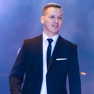 Алексей Иванов