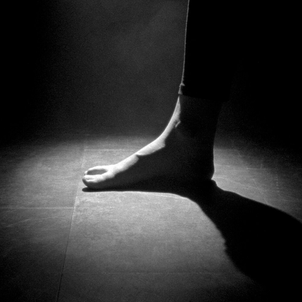 Wrong foot. обложки для mp3 фото trampled under foot. Get off on the wrong foot перевод идиомы. Get off перевод. Trampled under foot wrong side of the blues.