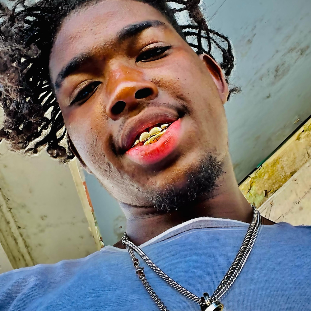 Sche feat. Lil bitch. Scally milano обложка. Lil bitch. лил бичес.