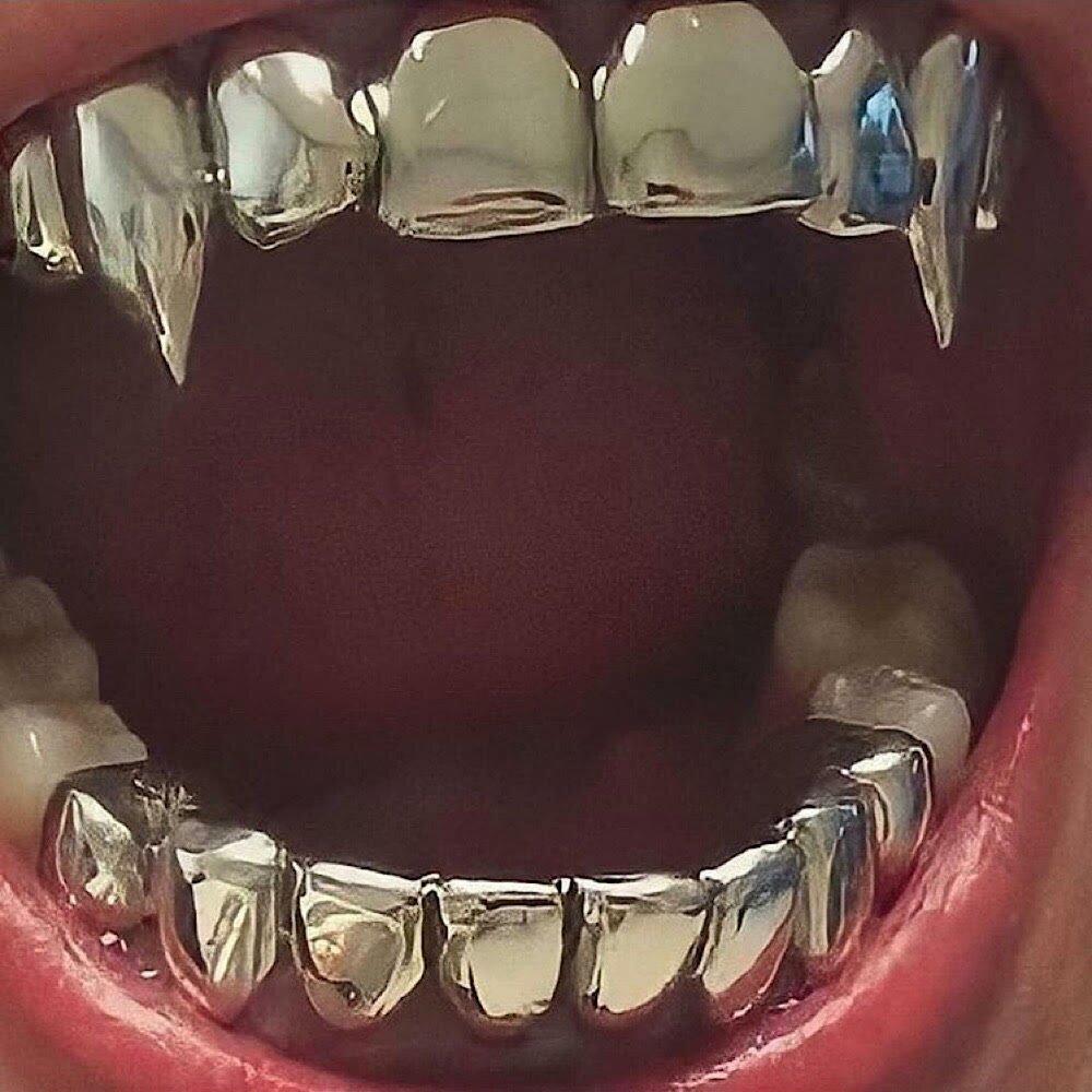 фото серебряных зубов